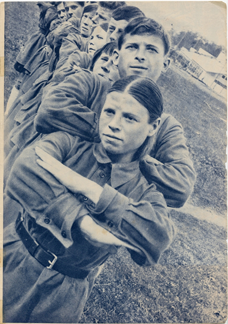 ussr im bau, december 1912, 'stootarbeiders', (foto van aleksander rodtsjenko), lezing bastiaan kwast, crimmp_17, ocw, podium voor kleinschaligheden