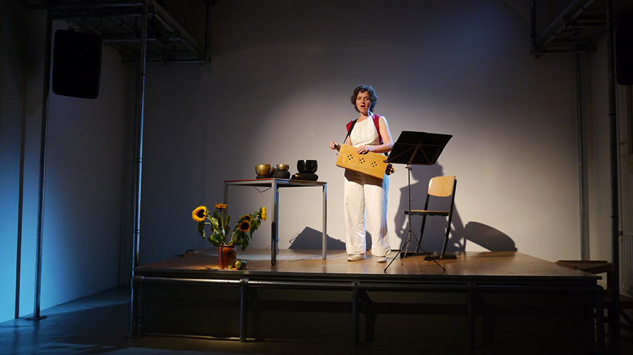 crimmp_34, cora schmeiser, cora's hEARarium, modern devotion, giuliano bracci, chlebnikov, hildegard von bingen, john cage, perotinus, kurt schwitters, kate moore, private devotion, arnold schalks, ocw, stage for small scale events, rotterdam